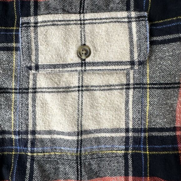 Old Navy Regular Fit Plaid Flannel Shirt Sz M Red Cream Button Front Long Sleeve - Picture 8 of 12